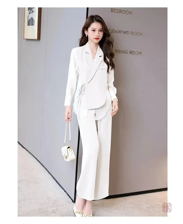 Kimono élégant blanc, parfait pour les journées estivales