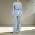 Ensemble Kimono Bleu avec Dentelles Élégantes