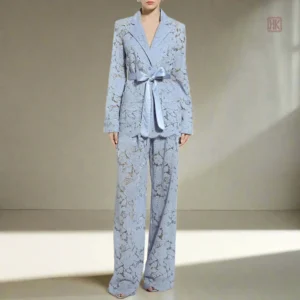 Ensemble Kimono Bleu avec Dentelles Élégantes