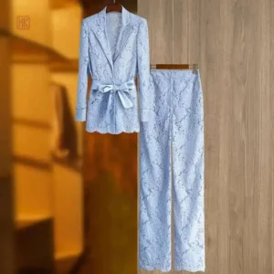 Kimono Chic en Bleu avec Détails en Dentelle