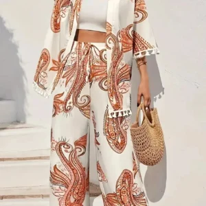 Ensemble Kimono Boho avec motifs colorés et fluidité élégante