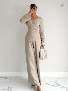 Vêtement de nuit Kimono cintré, style raffiné