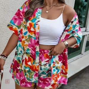 Kimono d'été avec motifs floraux en rose