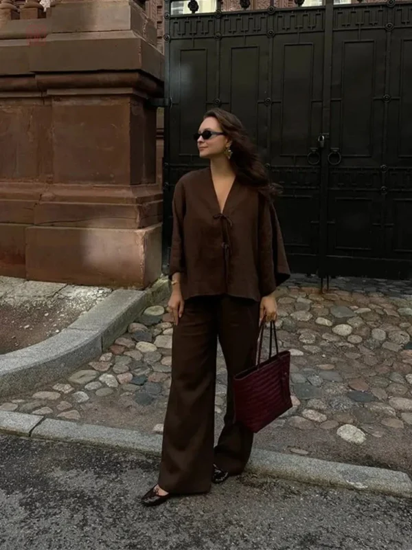 Vêtement léger kimono en ton marron doux