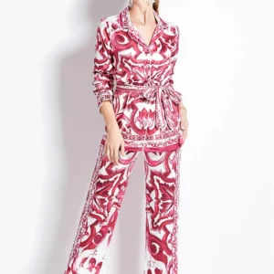 Kimono élégant avec coupe droite et design moderne