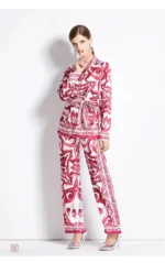 Ensemble kimono versatile, idéal pour diverses occasions