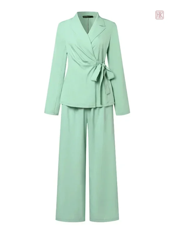 Ensemble de mode avec kimono chic en vert d’eau