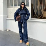 Vêtement en jean type kimono, parfait pour la saison
