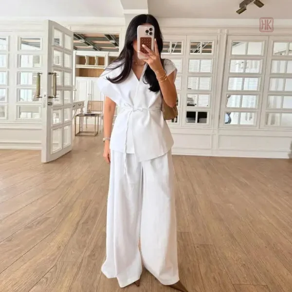 Kimono chic blanc, parfait pour un look moderne et stylé
