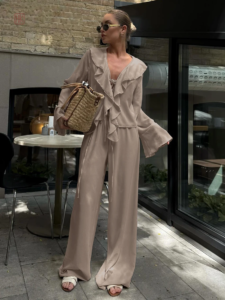Kimono girly beige, parfait pour les sorties