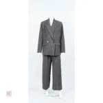 Kimono gris avec rayures élégantes, style décontracté
