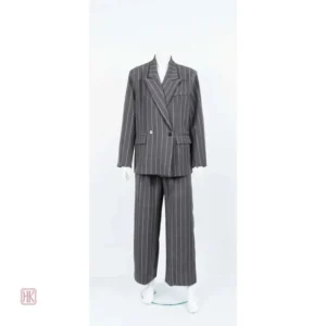Kimono gris avec rayures élégantes, style décontracté