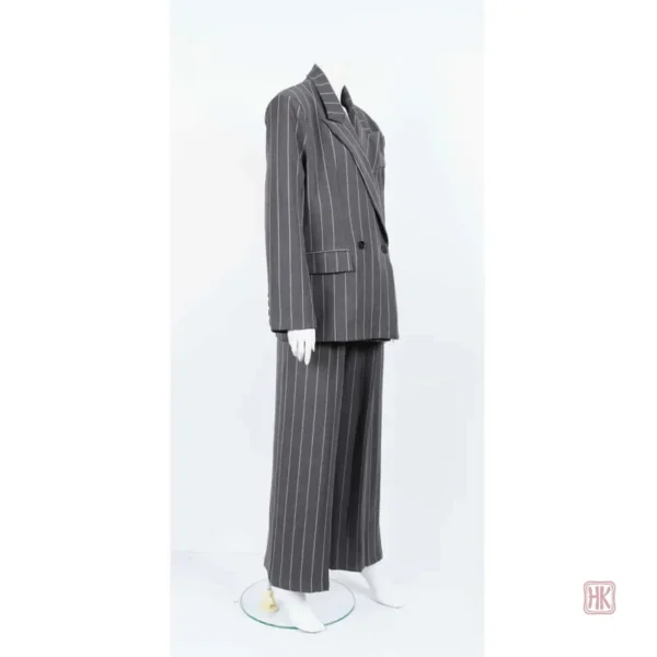 Ensemble kimono à rayures, couleur grise, look moderne