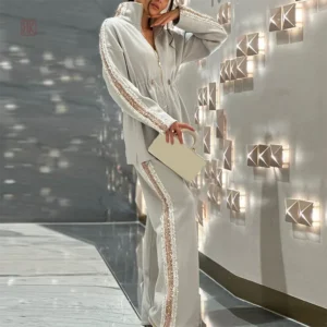 Kimono Élégant avec Paillettes en Gris Clair
