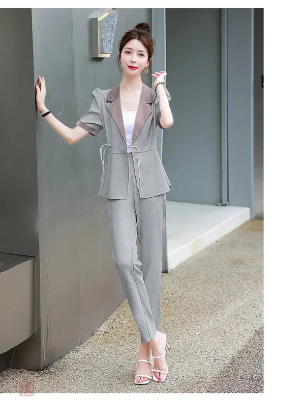 Ensemble de mode gris, style kimono intemporel et raffiné