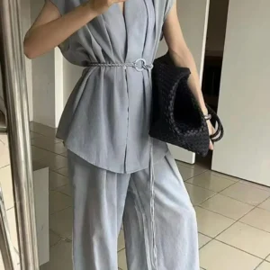 Kimono léger gris tendance, parfait pour toutes occasions