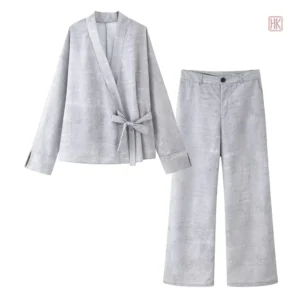 Ensemble de kimono moderne en teinte grise