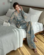 Ensemble kimono élégant en imprimé bleu