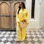 Kimono jaune à porter seul ou avec un sous-vêtement