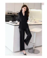Ensemble kimono, style minimaliste et chic en noir