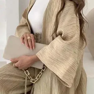 Kimono Beige élégant, idéal pour les occasions décontractées