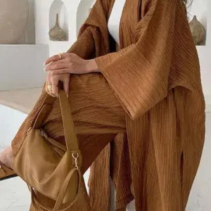 Kimono marron ample, style décontracté et tendance