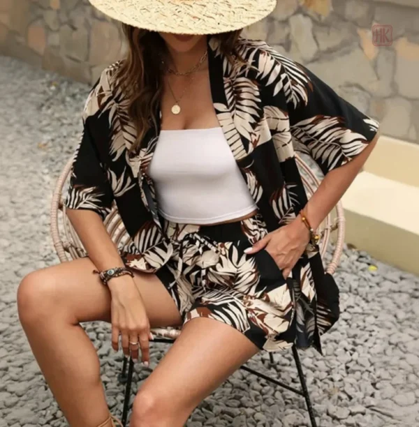 Kimono femme noir élégant avec imprimé feuillage