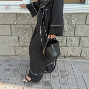Pyjama kimono noir, coupe décontractée et élégante