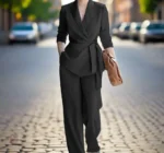 Kimono noir uni, parfait pour une tenue décontractée ou chic