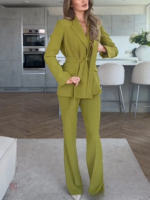 Mode estivale : kimono vert et pantalon large