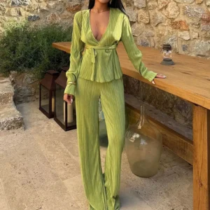 Kimono plissé vert élégant pour un look séduisant