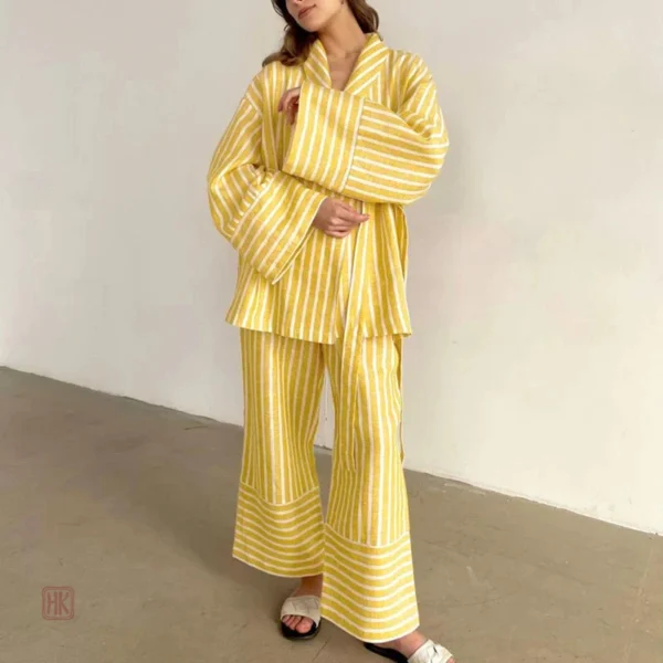Vêtement léger en rayures jaunes pour un look chic
