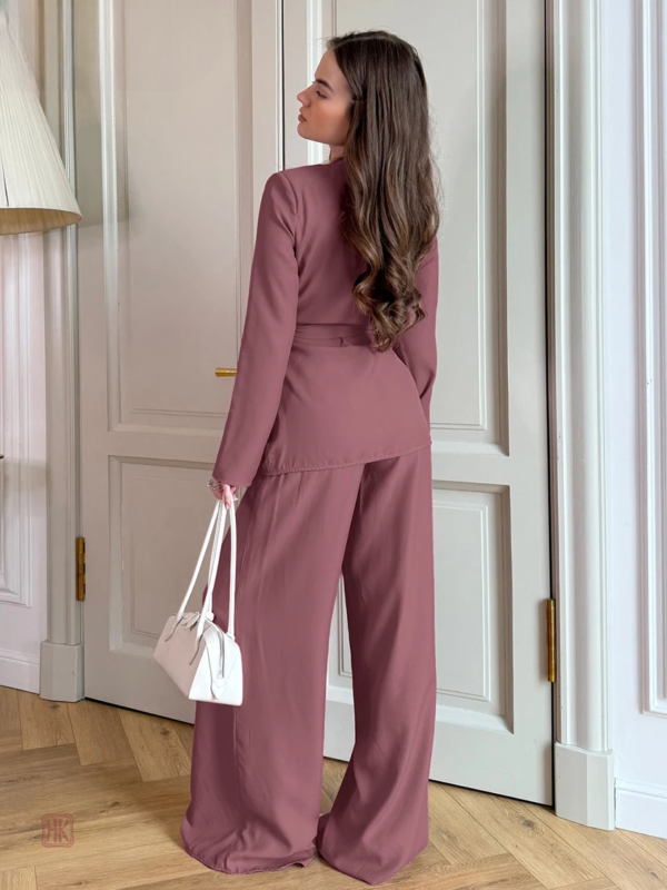 Tenue décontractée avec kimono stylé en teinte rosée