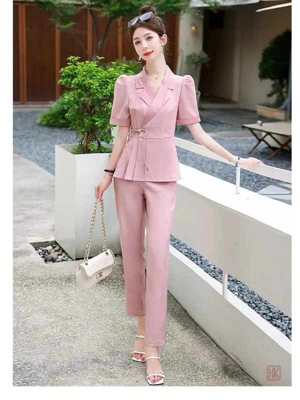 Kimono rose élégant pour des occasions spéciales