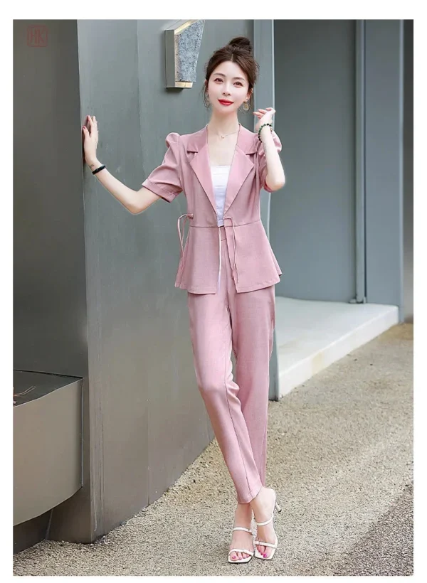 Vêtement kimono rose pour une allure chic et tendance