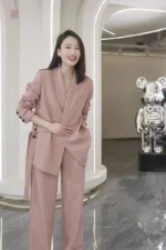 Kimono délicat en rose poudré pour un look élégant