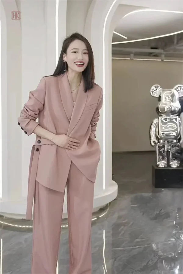 Kimono délicat en rose poudré pour un look élégant