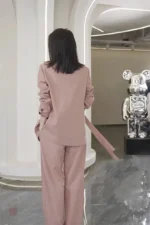 Ensemble kimono tendance avec teinte rose douce