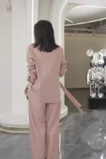 Ensemble léger en rose poudré, idéal pour l'été