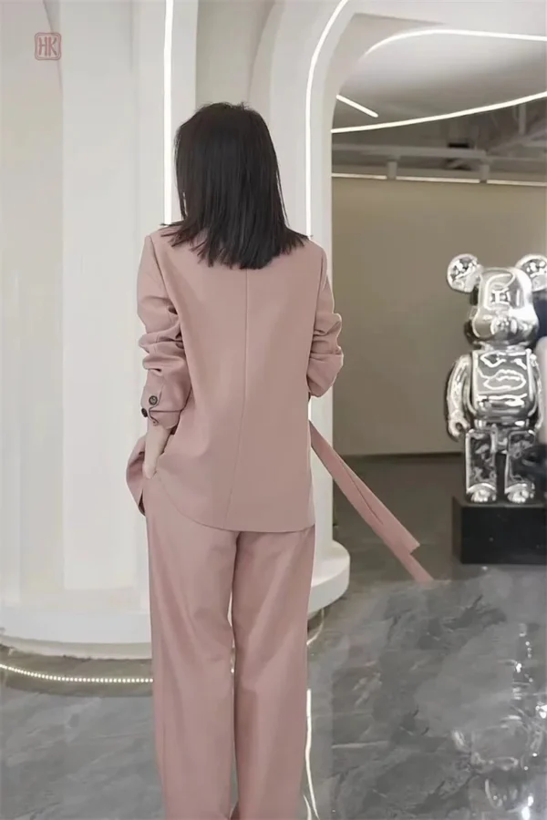 Ensemble léger en rose poudré, idéal pour l'été