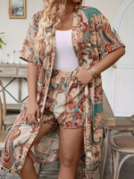 Kimono court avec un design élégant et tendance