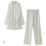 Ensemble kimono féminin pour une allure chic et moderne