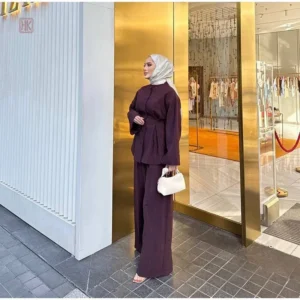 Kimono violet uni, parfait pour une tenue estivale chic
