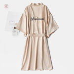 Kimono léger beige pour une nuit confortable
