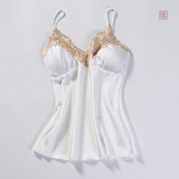 Kimono féminin blanc avec nuisette coordonnée