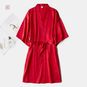 Kimono élégant pour un look de nuit chic