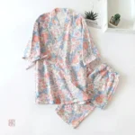 Pyjama femme bleu avec motif floral délicat