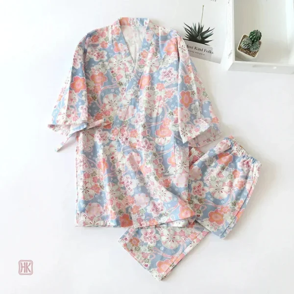 Pyjama femme bleu avec motif floral délicat