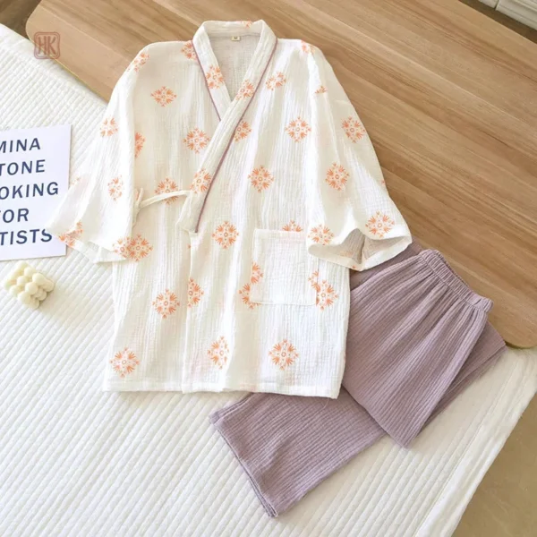 Kimono léger avec pantalon assorti