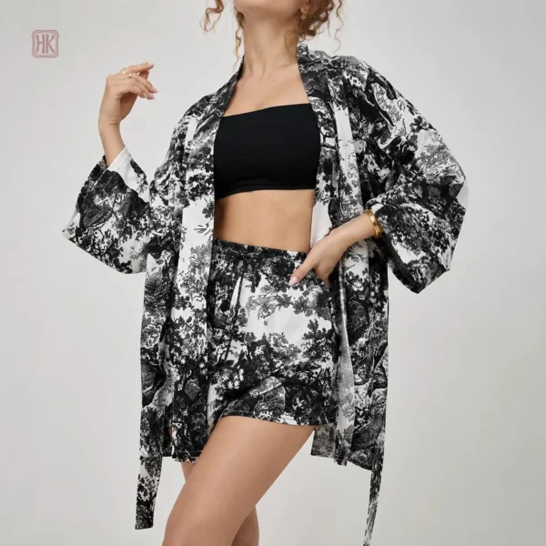 Pyjama Kimono Femme en noir et blanc, style court